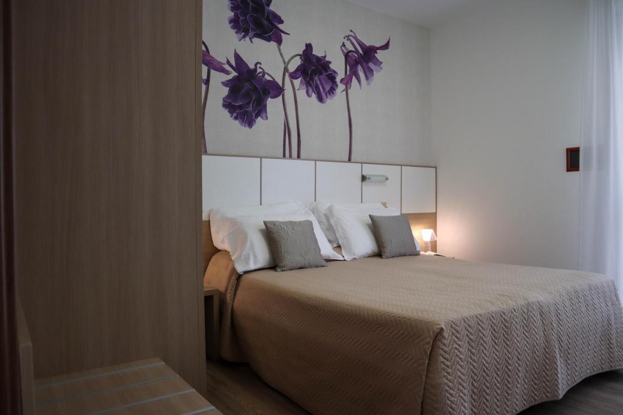 Hotel Columbia & Ninfea Лидо ди Йезоло Екстериор снимка