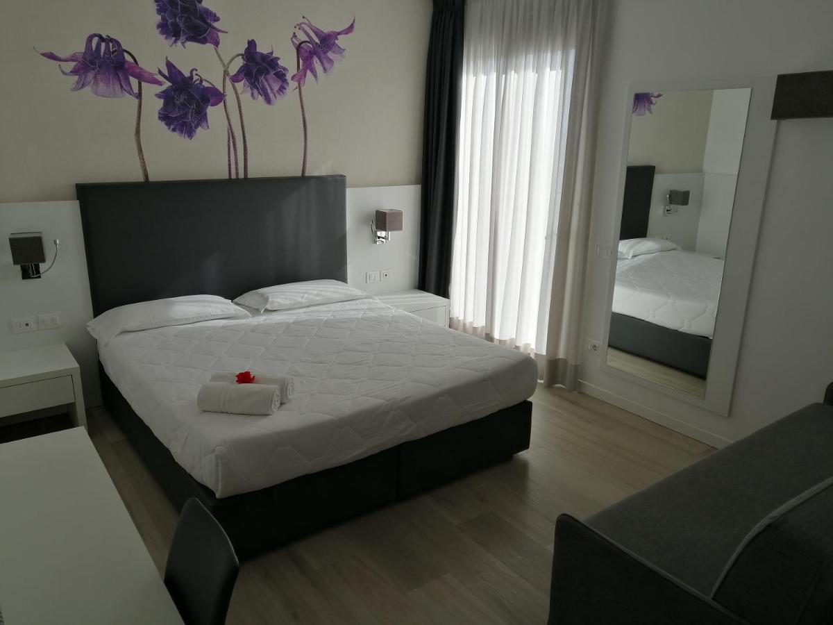 Hotel Columbia & Ninfea Лидо ди Йезоло Екстериор снимка