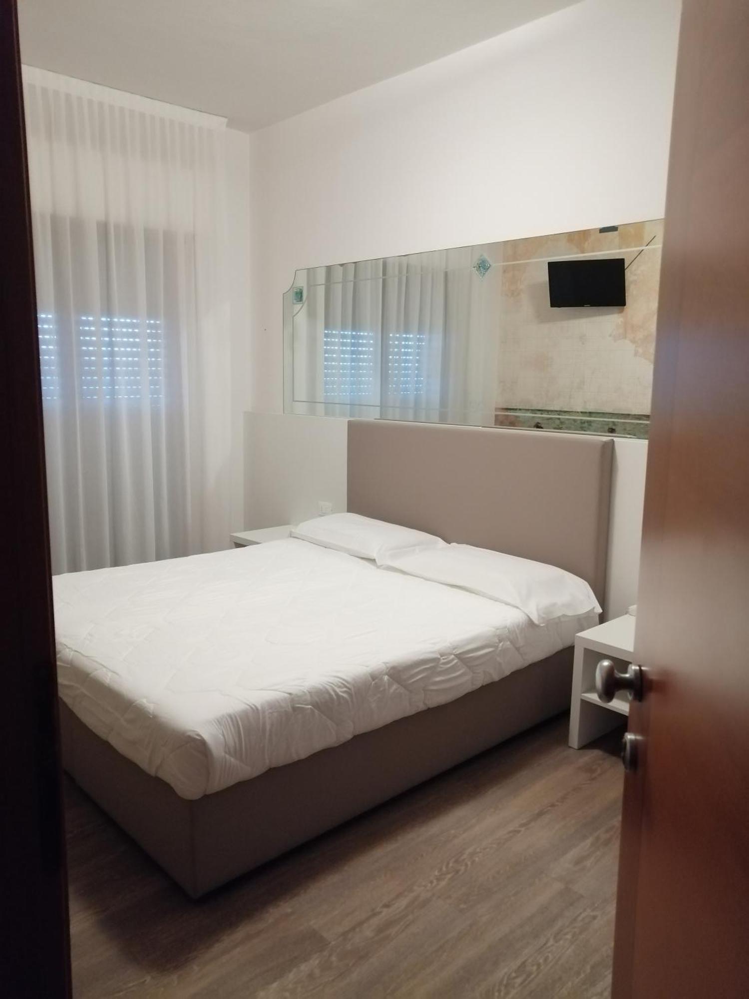 Hotel Columbia & Ninfea Лидо ди Йезоло Стая снимка